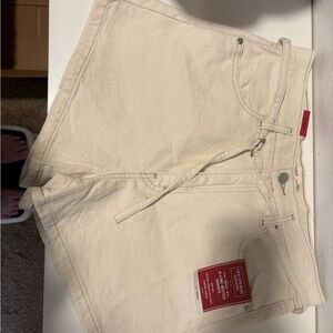 Levi's Signature Cream Shorts